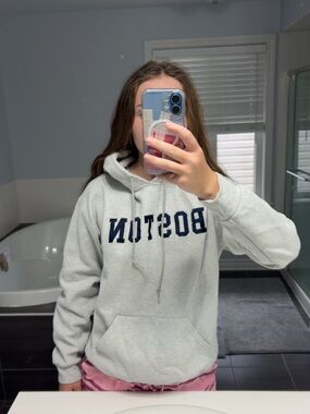 Boston Graphic Hoodie - Light Gray